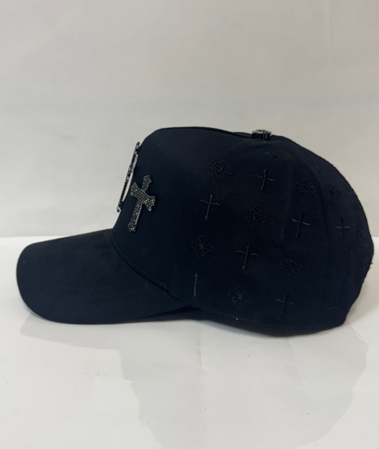 Premium 3 Crosses cap’s